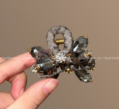 Small Baw Crystal Claw