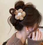 Velvet Flower Claw