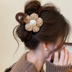 Velvet Flower Claw